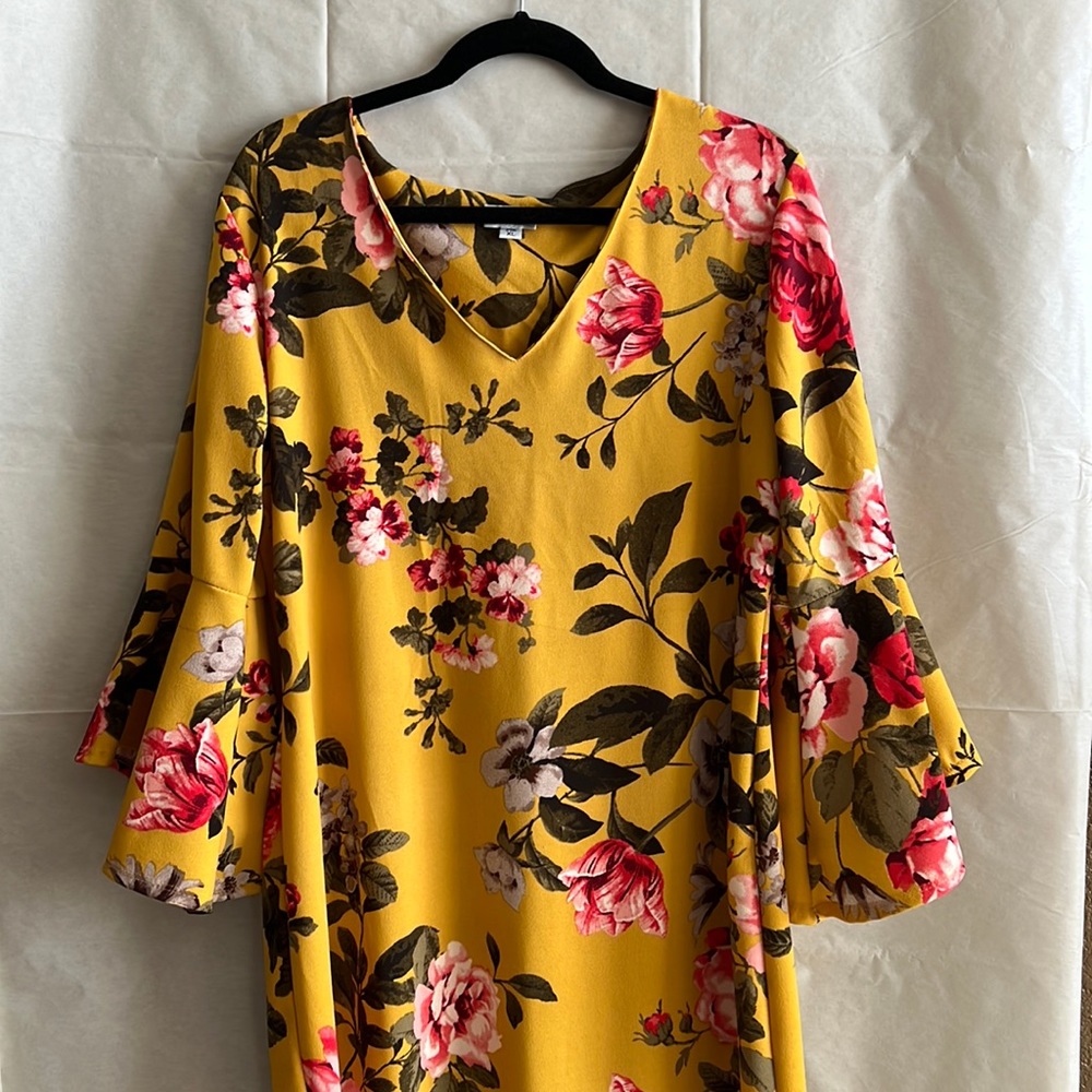 Oliva Matthews Floral Wide Sleeve Dress